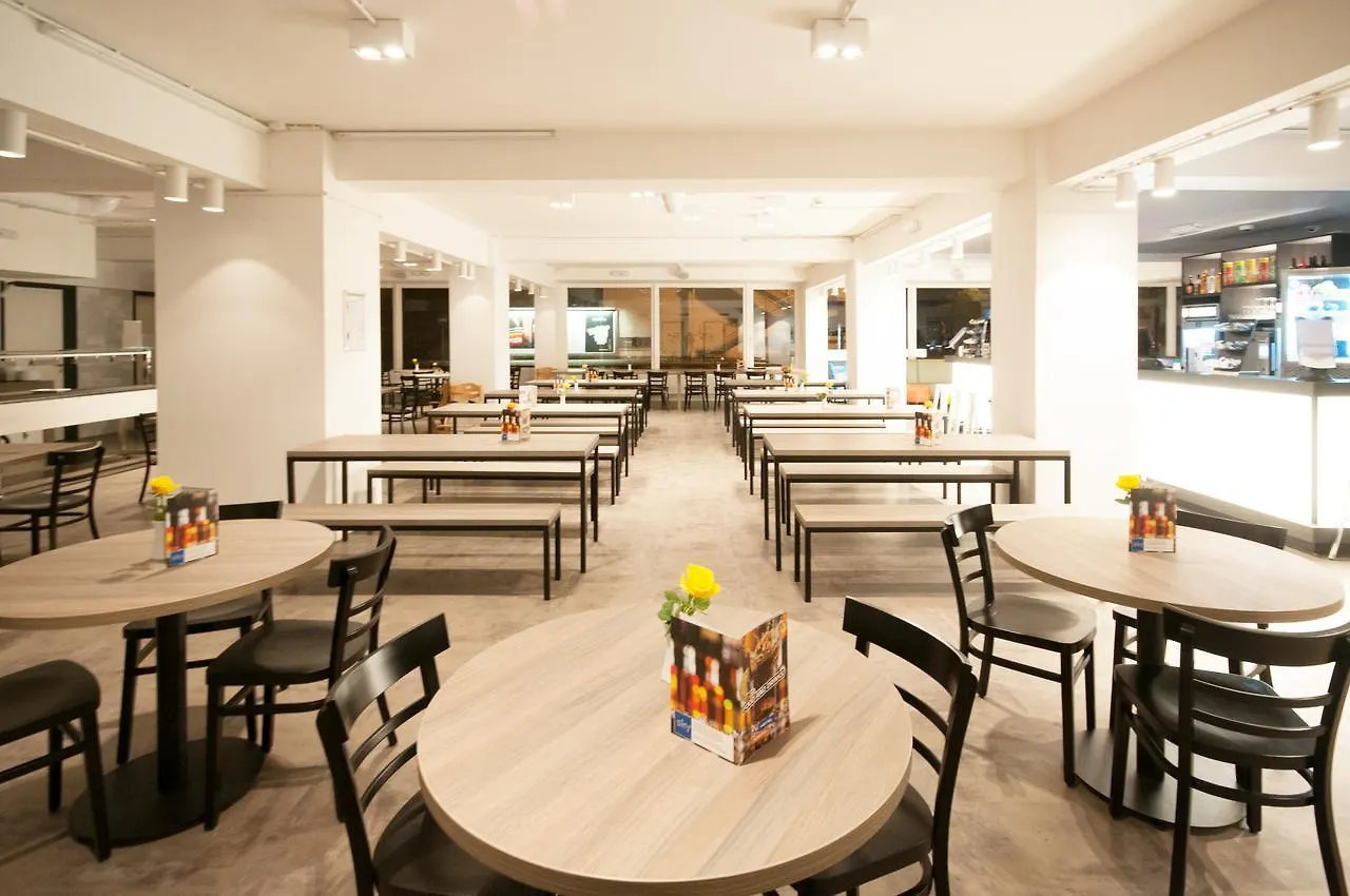 Hotel A&O Bremen Hauptbahnhof 2*,