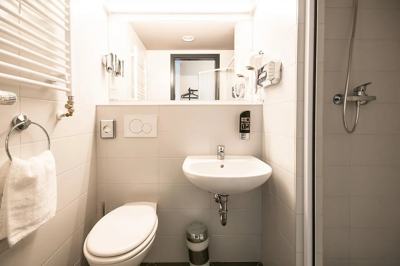Hotel A&O Bremen Hauptbahnhof 2*,  Germania