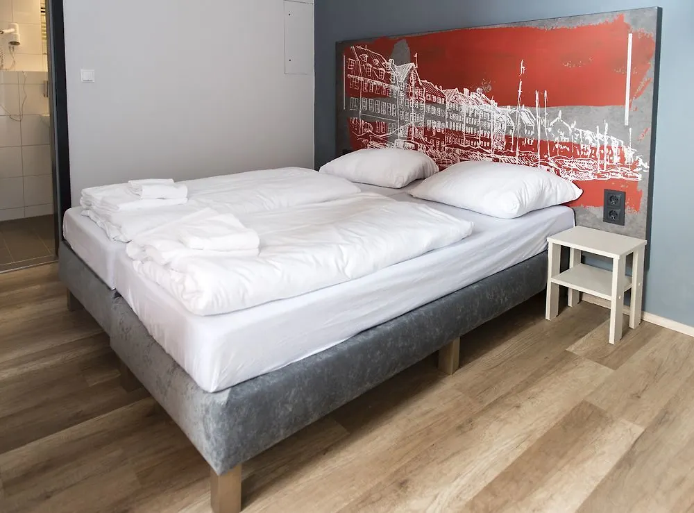 A&O Bremen Hauptbahnhof Otel 2*,